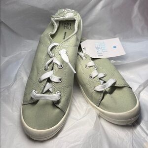 Time and Tru Shoes Women’s Size 8 Green Scrunched Back Heel